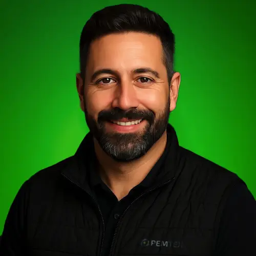 Игорь Романов — старший мастер по духовым шкафам